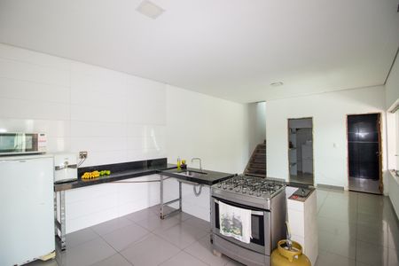 Casa para alugar com 380m², 5 quartos e 4 vagasCozinha e Área de Serviço