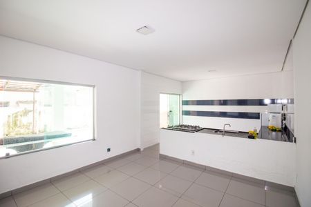 Casa para alugar com 380m², 5 quartos e 4 vagasCozinha e Área de Serviço