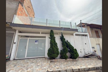 Casa para alugar com 380m², 5 quartos e 4 vagasFachada