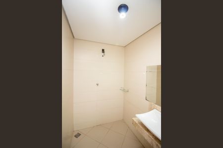 Casa para alugar com 380m², 5 quartos e 4 vagasBanheiro Social