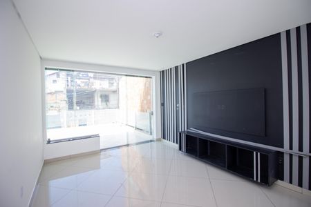 Casa para alugar com 380m², 5 quartos e 4 vagasSala de TV