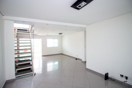 Sala de casa à venda com 5 quartos, 380m² em Jardim Laguna, Contagem