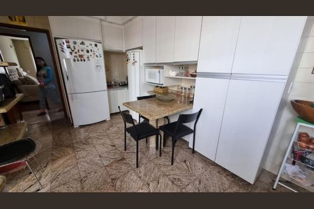 Apartamento à venda com 139m², 4 quartos e 1 vagaCozinha