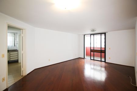 Apartamento à venda com 3 quartos, 120m² em Moema, São Paulo