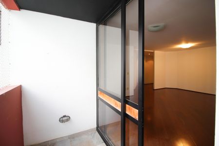Apartamento à venda com 3 quartos, 120m² em Moema, São Paulo