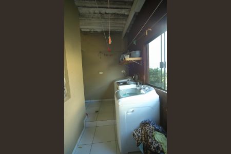 Casa à venda com 65m², 3 quartos e 1 vagaÁrea de Serviço