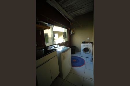Casa à venda com 65m², 3 quartos e 1 vagaÁrea de Serviço
