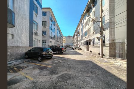 Apartamento para alugar com 74m², 2 quartos e sem vagaFachada e portaria