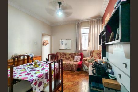 Apartamento para alugar com 74m², 2 quartos e sem vagaSala