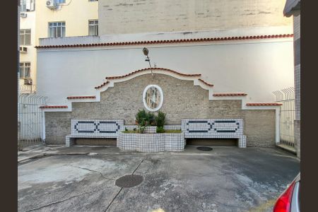 Apartamento para alugar com 74m², 2 quartos e sem vagaFachada e portaria