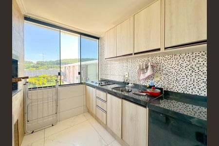 Apartamento para alugar com 70m², 2 quartos e 1 vagaCozinha