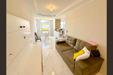 Sala de TV de apartamento para alugar com 2 quartos, 70m² em Ingleses Norte, Florianópolis