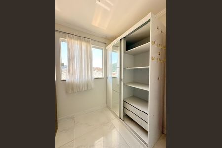 Apartamento para alugar com 70m², 2 quartos e 1 vagaQuarto 
