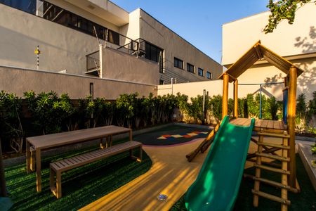 Apartamento à venda com 120m², 3 quartos e 2 vagasÁrea comum - Playground