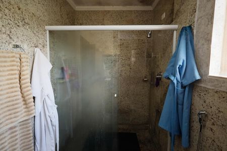 Casa à venda com 207m², 5 quartos e 2 vagas Casa à venda com 207m², 5 quartos e 2 vagasBanheiro da Suíte