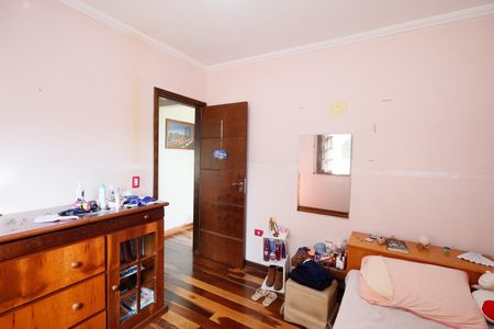 Casa à venda com 207m², 5 quartos e 2 vagas Casa à venda com 207m², 5 quartos e 2 vagasQuarto 1