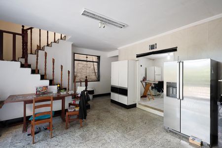 Casa à venda com 207m², 5 quartos e 2 vagas Casa à venda com 207m², 5 quartos e 2 vagasCozinha