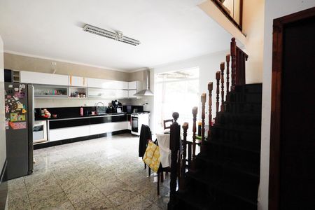 Casa à venda com 207m², 5 quartos e 2 vagas Casa à venda com 207m², 5 quartos e 2 vagasCozinha