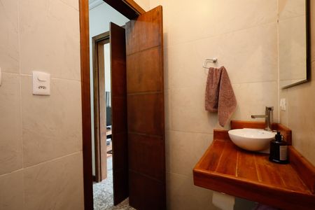 Casa à venda com 207m², 5 quartos e 2 vagas Casa à venda com 207m², 5 quartos e 2 vagasLavabo