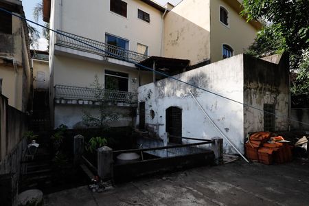 Casa à venda com 207m², 5 quartos e 2 vagas Casa à venda com 207m², 5 quartos e 2 vagasQuintal