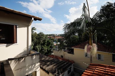 Casa à venda com 207m², 5 quartos e 2 vagas Casa à venda com 207m², 5 quartos e 2 vagasVaranda