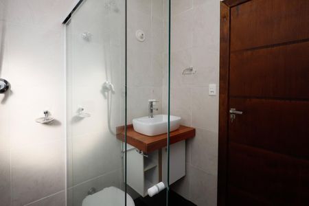 Casa à venda com 207m², 5 quartos e 2 vagas Casa à venda com 207m², 5 quartos e 2 vagasBanheiro 1