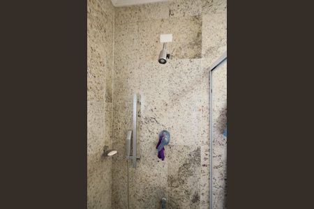 Casa à venda com 207m², 5 quartos e 2 vagas Casa à venda com 207m², 5 quartos e 2 vagasBanheiro da Suíte