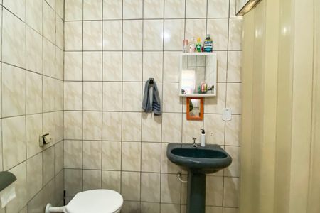 Casa à venda com 156m², 2 quartos e 2 vagasBanheiro 
