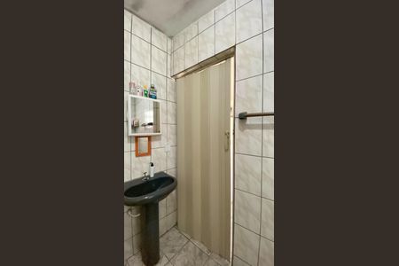 Casa à venda com 156m², 2 quartos e 2 vagasBanheiro 