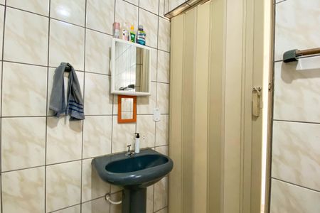 Casa à venda com 156m², 2 quartos e 2 vagasBanheiro 