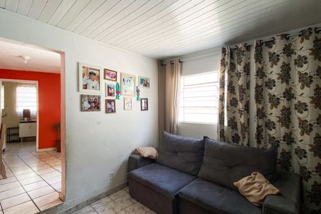 Casa à venda com 156m², 2 quartos e 2 vagasSala