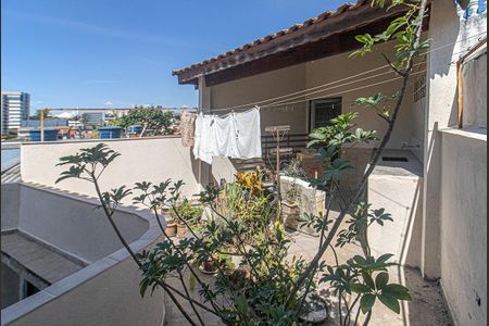 Casa à venda com 100m², 3 quartos e 2 vagas terraço sobre a área de serviço_3