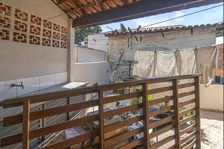 Casa à venda com 100m², 3 quartos e 2 vagas terraço sobre a área de serviço_1