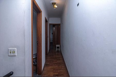 Casa à venda com 100m², 3 quartos e 2 vagascorredor para os cômodos superiores_1