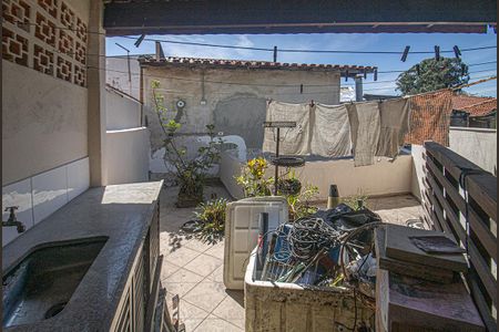 Casa à venda com 100m², 3 quartos e 2 vagas terraço sobre a área de serviço_2