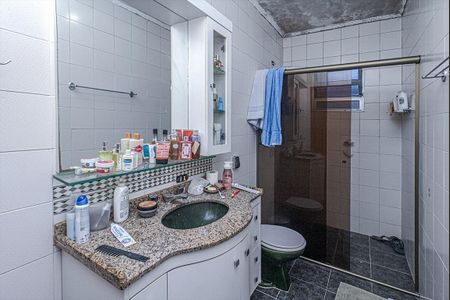 banheiro social_1 de casa à venda com 3 quartos, 100m² em Jardim Maria Estela, São Paulo