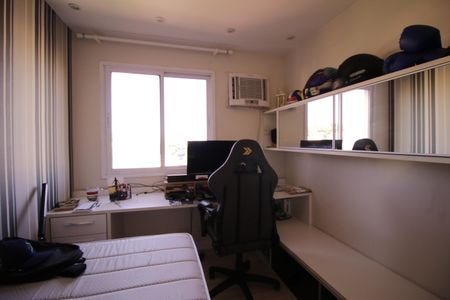 Quarto 1 de apartamento para alugar com 2 quartos, 60m² em Pechincha, Rio de Janeiro