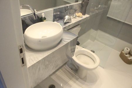 Apartamento à venda com 150m², 3 quartos e 2 vagasBanheiro social 2