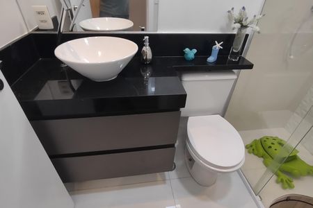 Apartamento à venda com 150m², 3 quartos e 2 vagas Apartamento à venda com 150m², 3 quartos e 2 vagasBanheiro social