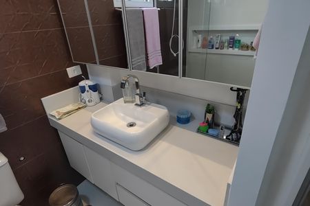 Apartamento à venda com 150m², 3 quartos e 2 vagas Apartamento à venda com 150m², 3 quartos e 2 vagasBanheiro da Suíte 1