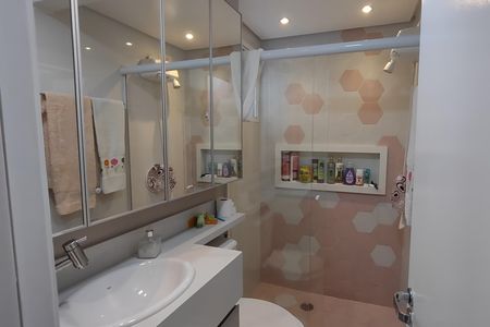 Apartamento à venda com 150m², 3 quartos e 2 vagas Apartamento à venda com 150m², 3 quartos e 2 vagasBanheiro da Suíte 2