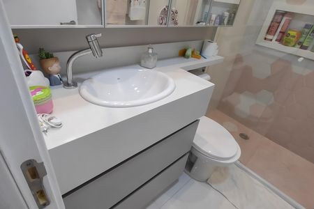 Apartamento à venda com 150m², 3 quartos e 2 vagas Apartamento à venda com 150m², 3 quartos e 2 vagasBanheiro da Suíte 2