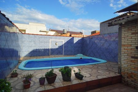 Casa à venda com 150m², 3 quartos e 2 vagasPiscina
