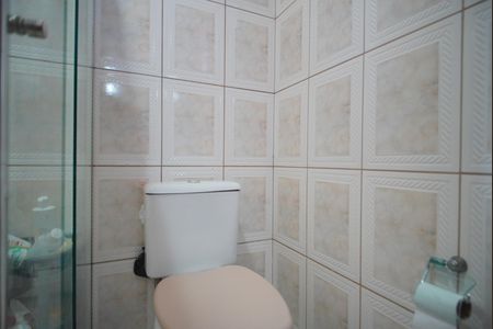 Banheiro da Suíte de casa à venda com 3 quartos, 150m² em Jardim Itu, Porto Alegre