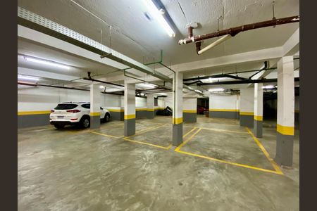 Apartamento à venda com 48m², 2 quartos e 2 vagasÁrea comum - Estacionamento