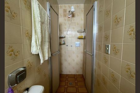 Casa à venda com 250m², 2 quartos e 2 vagas Casa à venda com 250m², 2 quartos e 2 vagasBanheiro