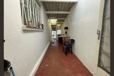 Casa à venda com 250m², 2 quartos e 2 vagas Casa à venda com 250m², 2 quartos e 2 vagasCorredor