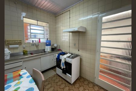 Casa à venda com 250m², 2 quartos e 2 vagas Casa à venda com 250m², 2 quartos e 2 vagasCozinha - Armários