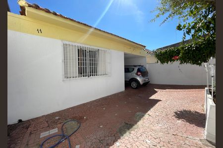 Casa à venda com 250m², 2 quartos e 2 vagas Casa à venda com 250m², 2 quartos e 2 vagasGaragem