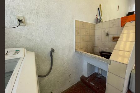 Casa à venda com 250m², 2 quartos e 2 vagas Casa à venda com 250m², 2 quartos e 2 vagasÁrea de Serviço